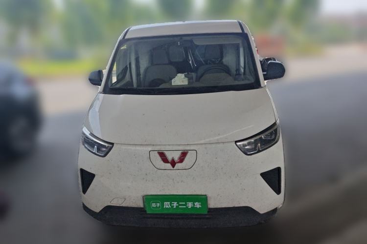 Used Wuling Yangguang 2024 300KM Comfort Version Passenger Van 75kW Front