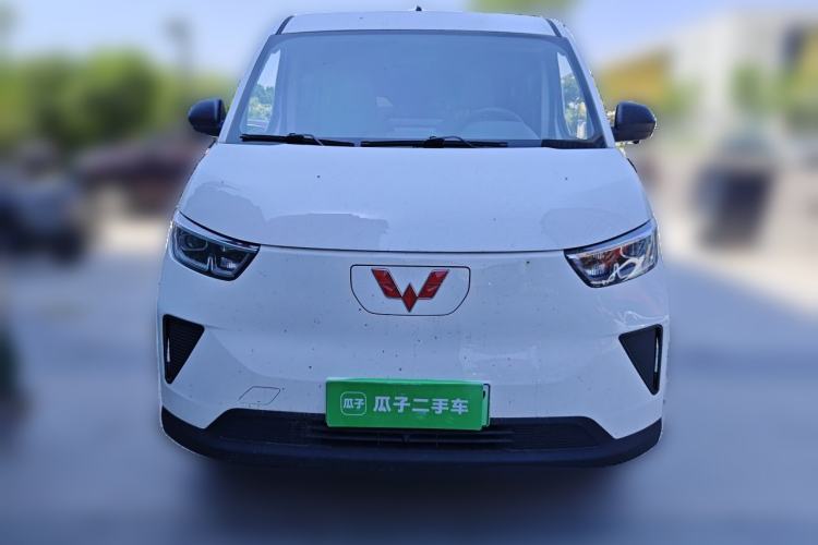 Used Wuling Yangguang 2024 300KM Comfort Version Passenger Van 75kW Front