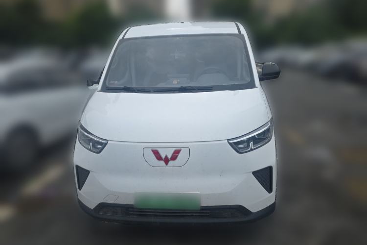 Used Wuling Yangguang 2024 300KM Comfort Version Passenger Van 75kW Front