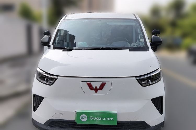 Used Wuling Yangguang 2024 300KM Comfort Version Passenger Van 75kW Front