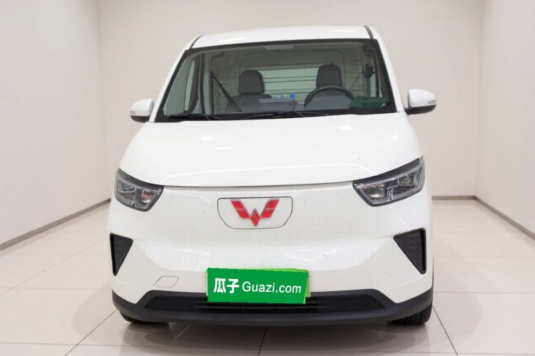Used Wuling Yangguang 2024 300km Range Practical Window-Sealed Version 60kW Front