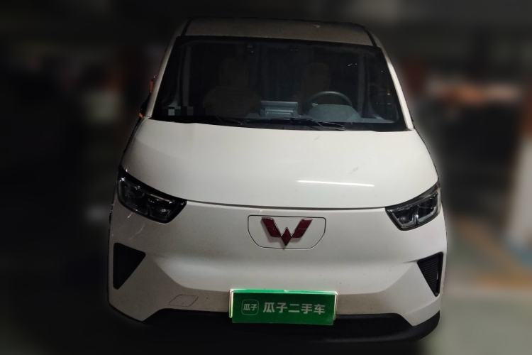 Used Wuling Yangguang 2024 300KM Comfort Version Passenger Van 75kW Front