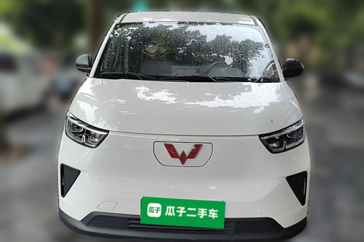 Used Wuling Yangguang 2024 300KM Comfort Version Passenger Van 75kW Front