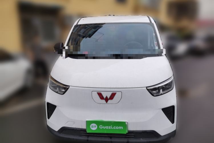 Used Wuling Yangguang 2024 300KM Comfort Version Passenger Van 75kW Front