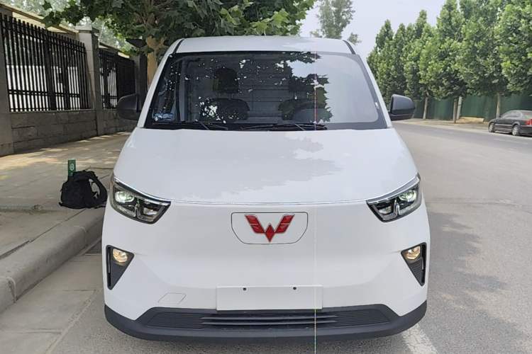 Used Wuling Yangguang 2024 300km Comfort Version with Sealed Windows 60kW Front