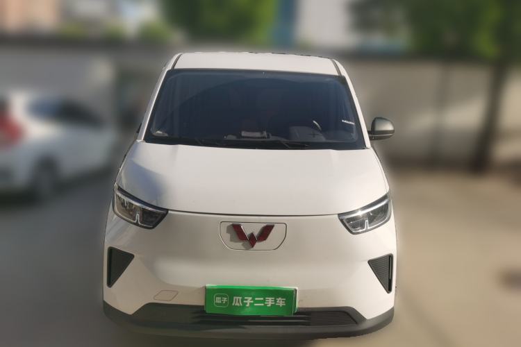 Used Wuling Yangguang 2024 300KM Comfort Version Passenger Van 75kW Front