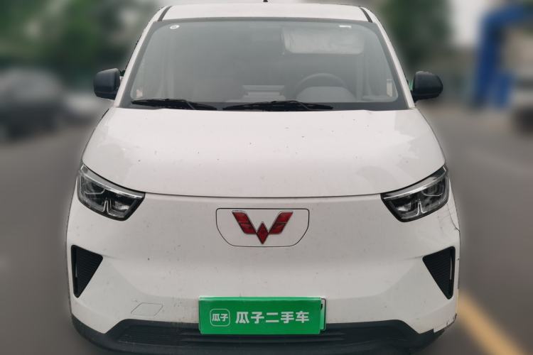 Used Wuling Yangguang 2024 300KM Comfort Version Passenger Van 75kW Front