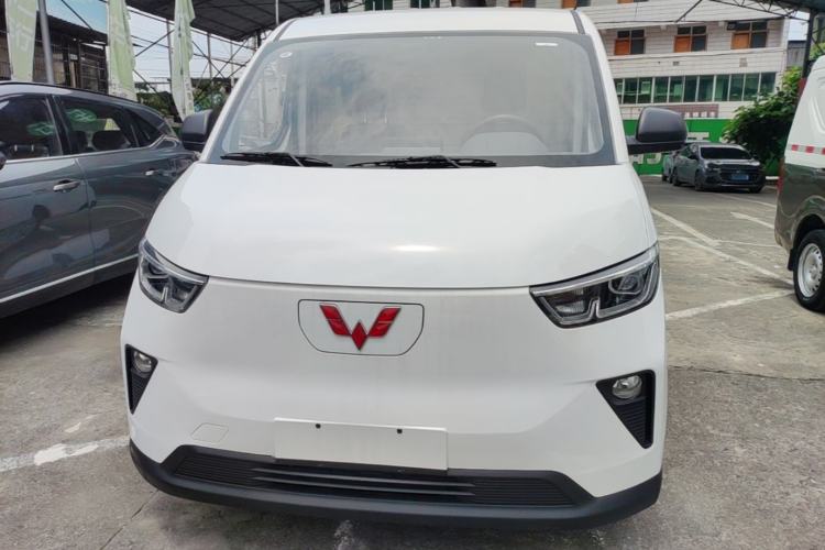 Used Wuling Yangguang 2024 300km Comfort Version with Sealed Windows 75kW Front