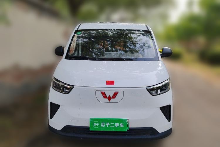 Used Wuling Yangguang 2024 300KM Comfort Version Passenger Van 75kW Front