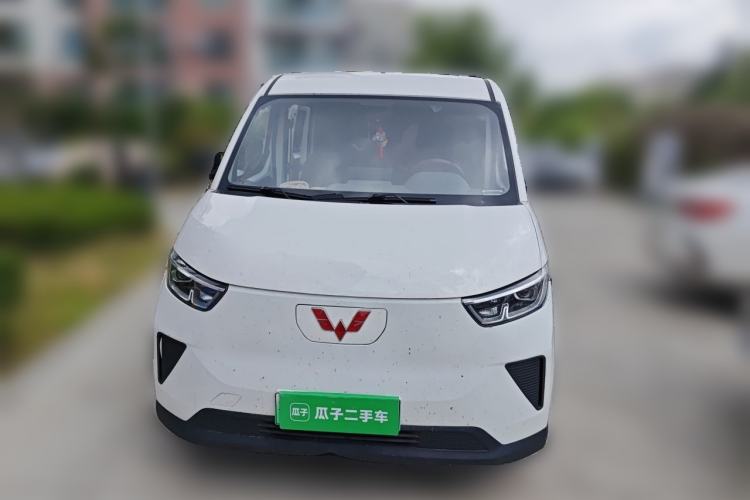 Used Wuling Yangguang 2024 300KM Comfort Version Passenger Van 75kW Front