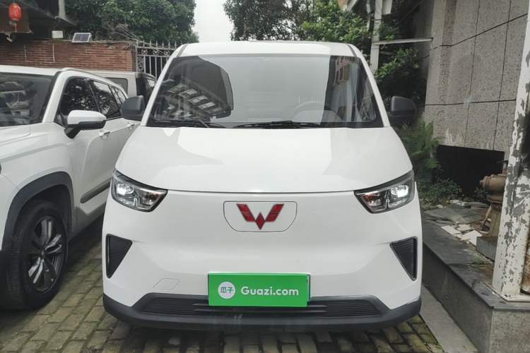 Used Wuling Yangguang 2024 300km Range Practical Window-Sealed Version 60kW Front