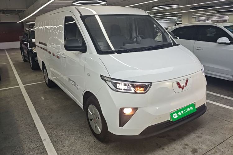 Used Wuling Yangguang 2024 300km Comfort Version with Sealed Windows 60kW Front Right 45 Deg