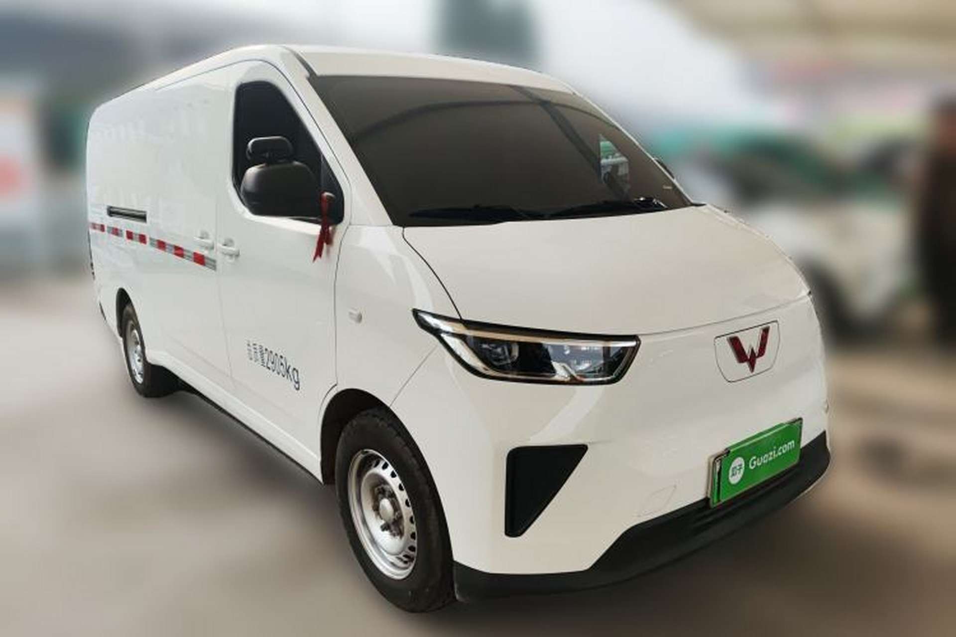 Used Wuling Yangguang 2024 300km Range Practical Window-Sealed Version 75kW Front Right 45 Deg