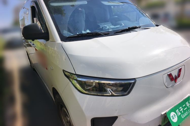 Used Wuling Yangguang 2024 300km Range Practical Window-Sealed Version 60kW Front Right 45 Deg