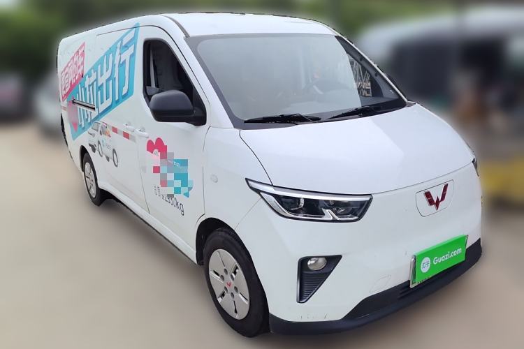 Used Wuling Yangguang 2024 300km Comfort Version with Sealed Windows 60kW Front Right 45 Deg