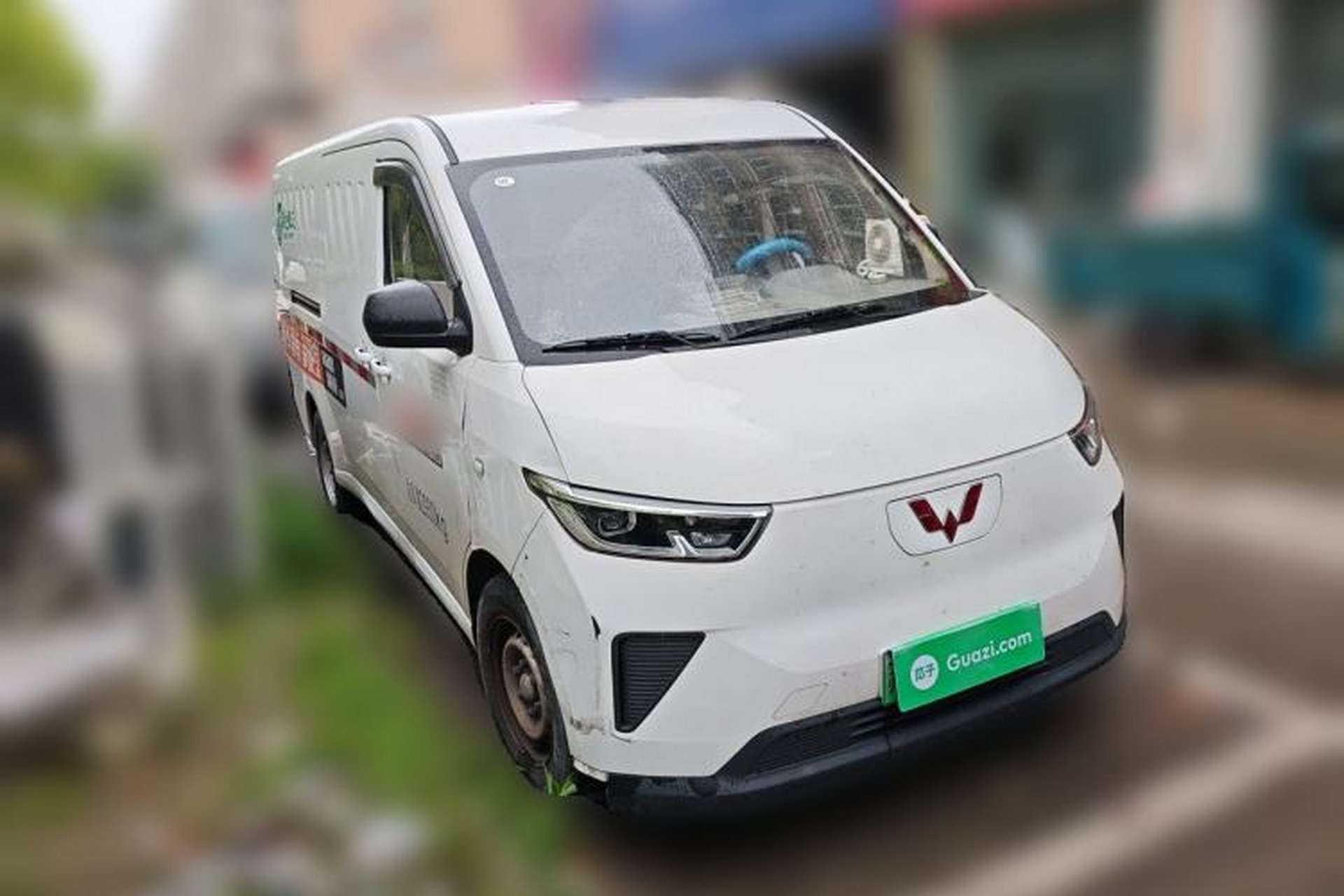 Used Wuling Yangguang 2024 300km Range Practical Window-Sealed Version 60kW Front Right 45 Deg