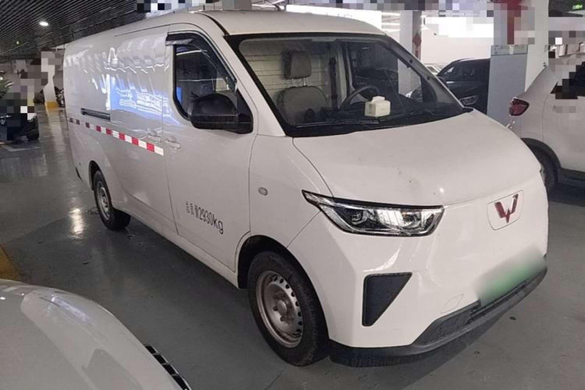 Used Wuling Yangguang 2024 300km Range Practical Window-Sealed Version 60kW Front Right 45 Deg
