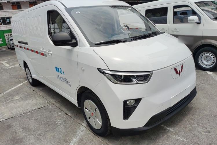 Used Wuling Yangguang 2024 300km Comfort Version with Sealed Windows 75kW Front Right 45 Deg