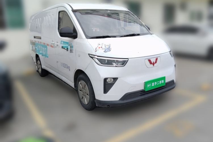 Used Wuling Yangguang 2024 300km Comfort Version with Sealed Windows 60kW Front Right 45 Deg