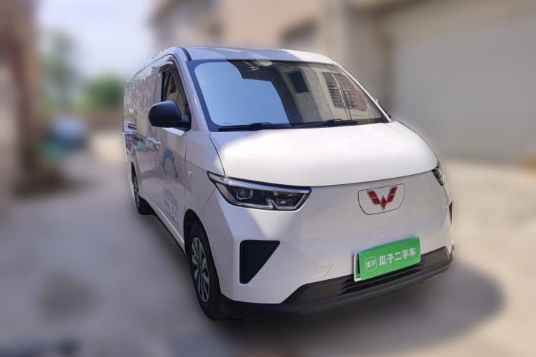 Used Wuling Yangguang 2024 300km Range Practical Window-Sealed Version 60kW Front Right 45 Deg
