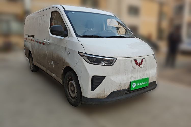 Used Wuling Yangguang 2024 300km Range Practical Window-Sealed Version 60kW Front Right 45 Deg