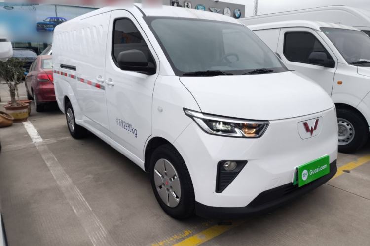 Used Wuling Yangguang 2024 300km Comfort Version with Sealed Windows 60kW Front Right 45 Deg