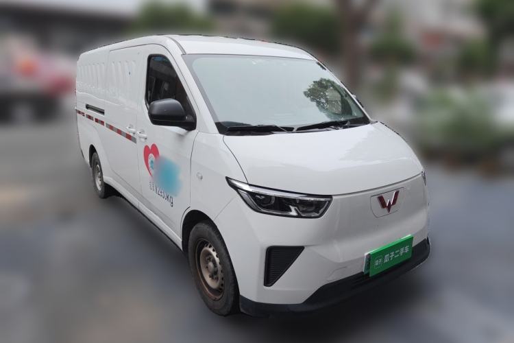 Used Wuling Yangguang 2024 300km Range Practical Window-Sealed Version 60kW Front Right 45 Deg