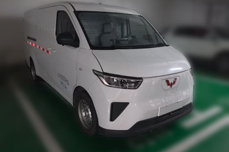 Used Wuling Yangguang 2024 300km Comfort Version with Sealed Windows 60kW Front Right 45 Deg