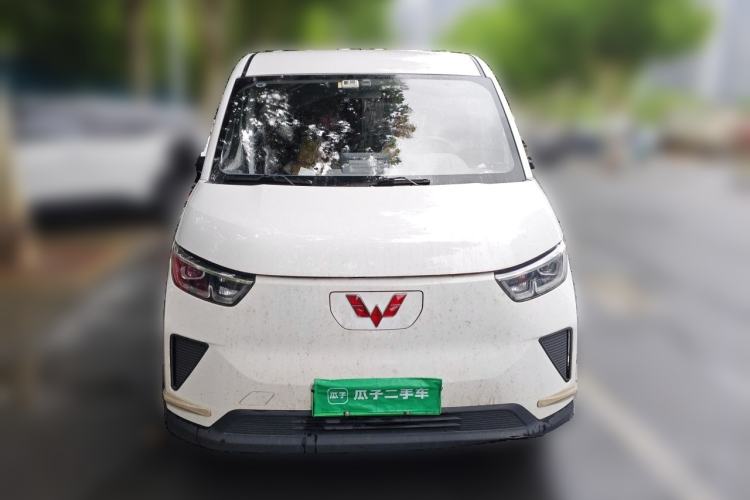 Used Wuling Yangguang 2024 300KM Comfort Version Passenger Van 75kW Front