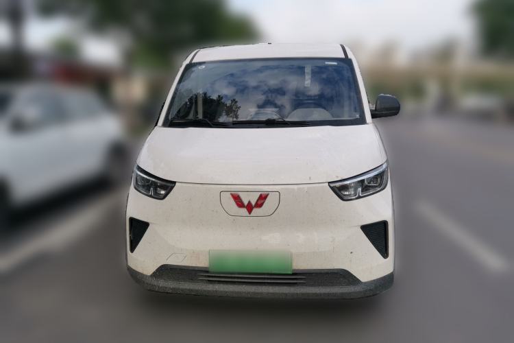 Used Wuling Yangguang 2024 300KM Comfort Version Passenger Van 75kW Front