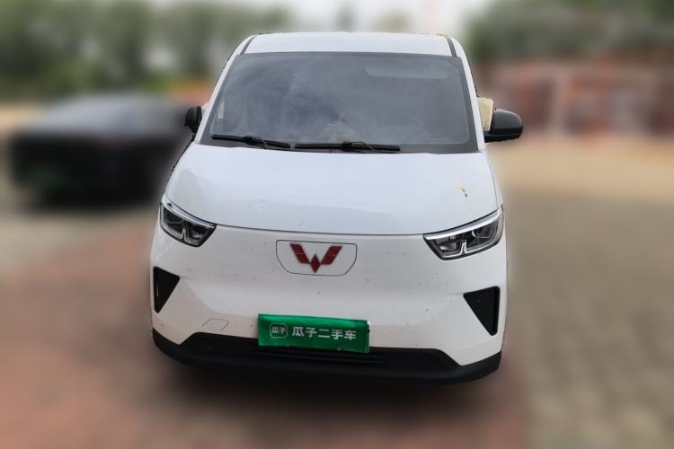 Used Wuling Yangguang 2024 300KM Comfort Version Passenger Van 75kW Front