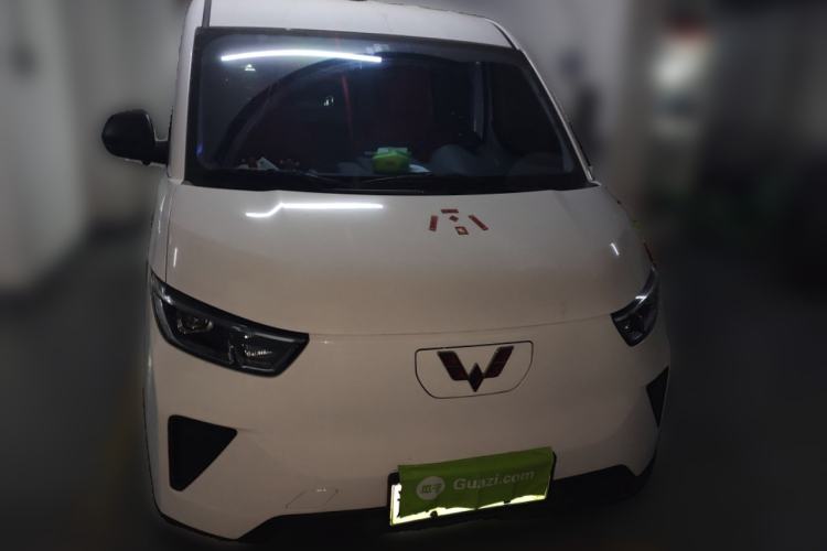 Used Wuling Yangguang 2024 300KM Comfort Version Passenger Van 75kW Front