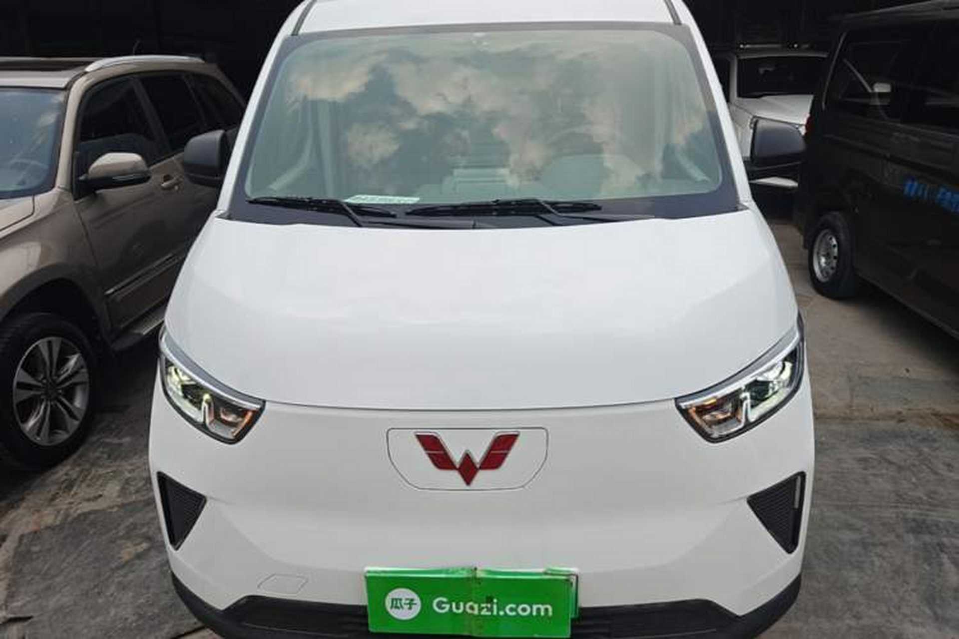 Used Wuling Yangguang 2024 230km Practical Enclosed-Window Version 60kW Front