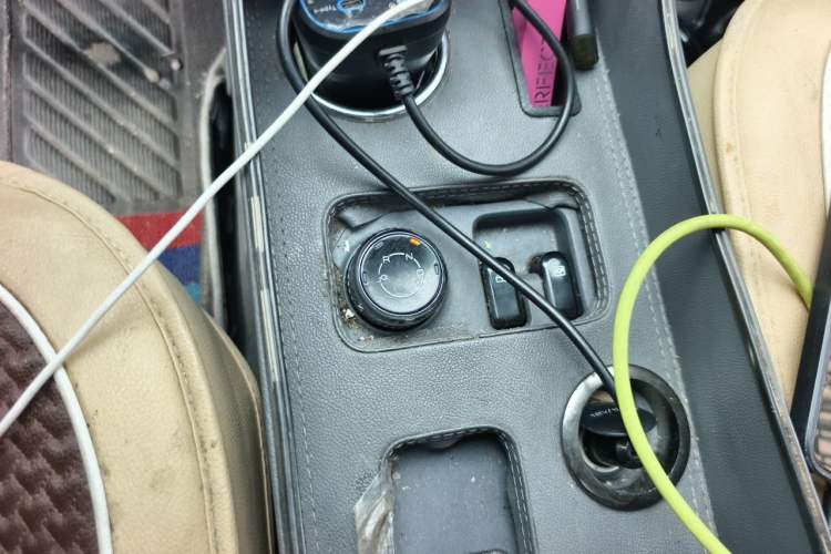 Used Wuling Yangguang 2024 300km Range Practical Window-Sealed Version 60kW Gear Lever