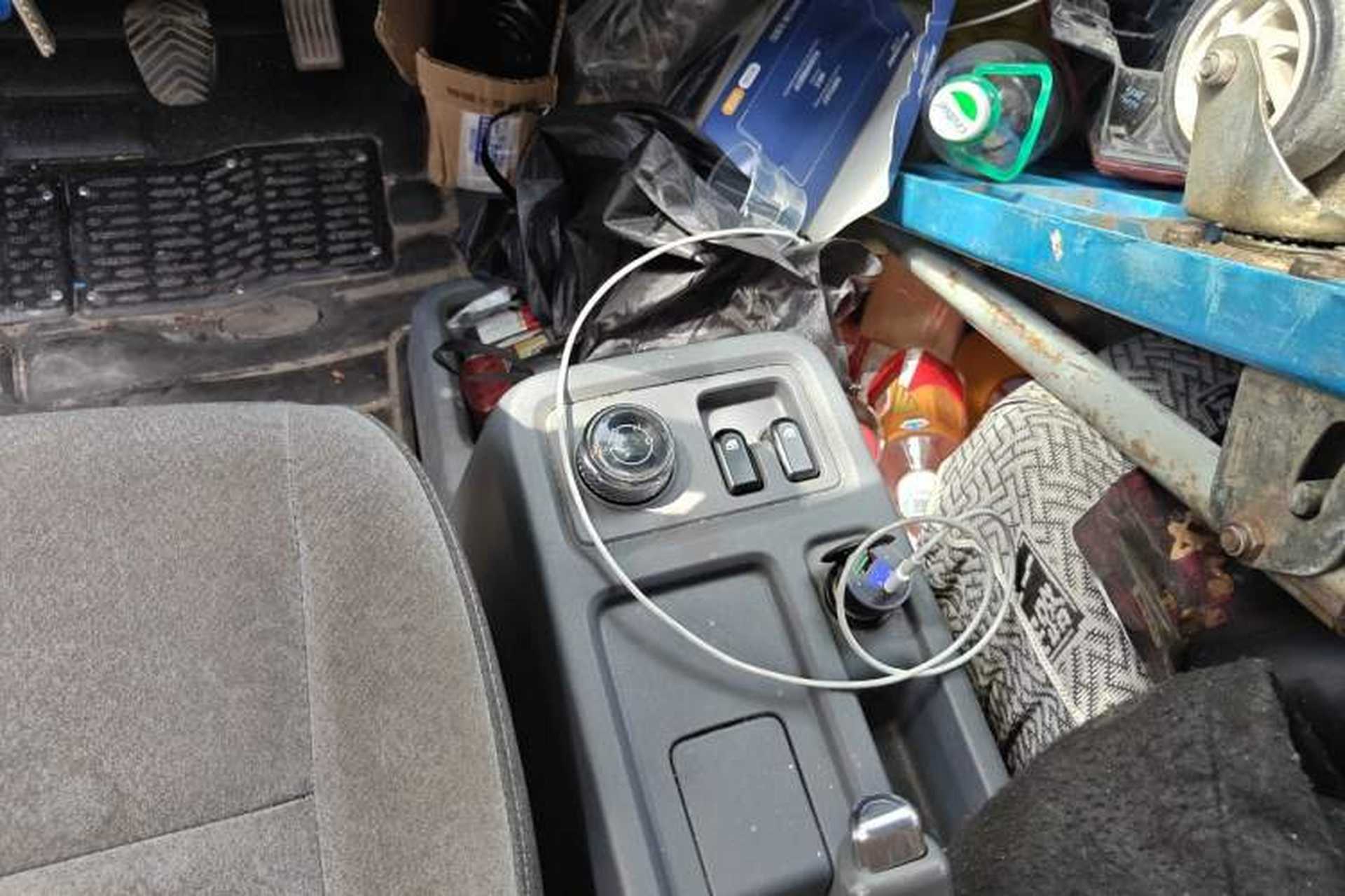 Used Wuling Yangguang 2024 300KM Comfort Version Passenger Van 75kW Gear Lever