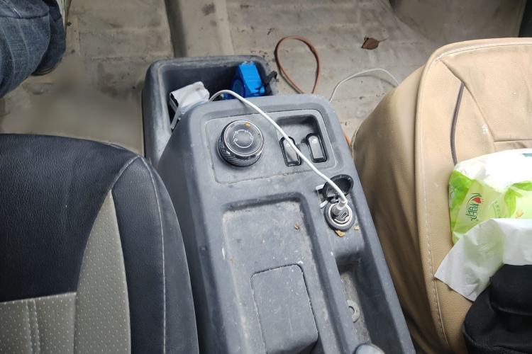 Used Wuling Yangguang 2024 300km Comfort Version with Sealed Windows 60kW Gear Lever