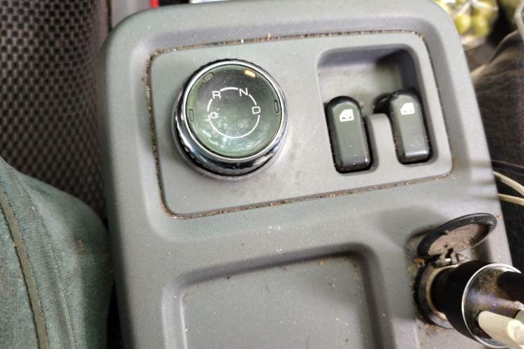 Used Wuling Yangguang 2024 300km Comfort Version with Sealed Windows 60kW Gear Lever