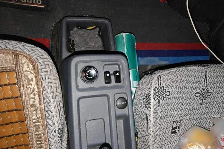 Used Wuling Yangguang 2024 300KM Comfort Version Passenger Van 75kW Gear Lever