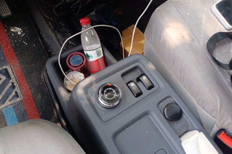 Used Wuling Yangguang 2024 300km Comfort Version with Sealed Windows 75kW Gear Lever
