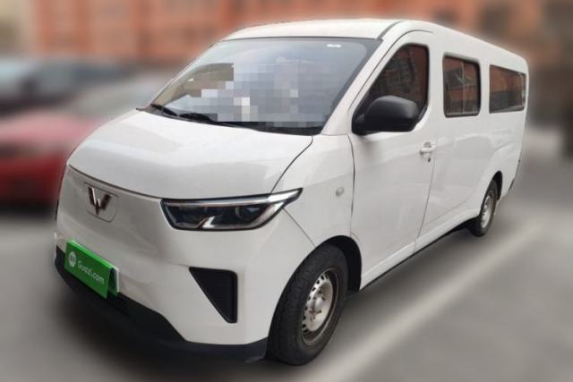 Used Wuling Yangguang 2024 300km Comfort-Grade Passenger Van 60kW