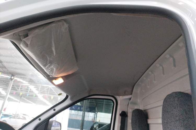 Used Wuling Yangguang 2024 300km Range Practical Window-Sealed Version 60kW Headliner