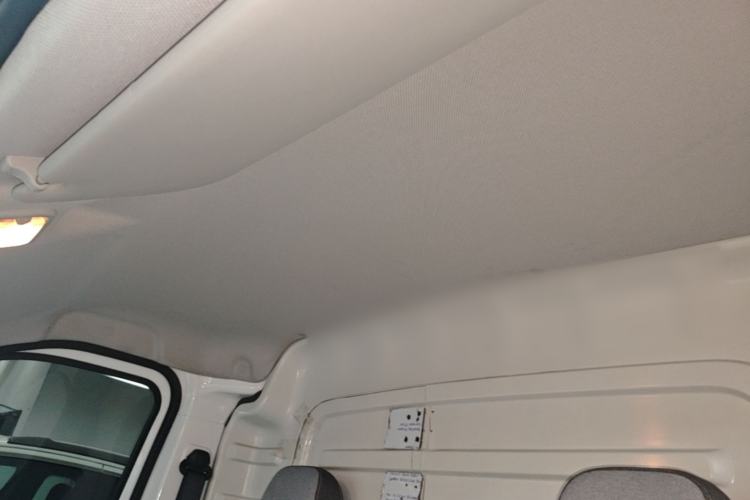 Used Wuling Yangguang 2024 300km Comfort Version with Sealed Windows 60kW Headliner