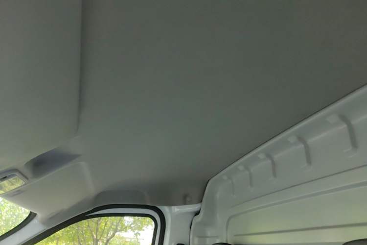Used Wuling Yangguang 2024 300km Range Practical Window-Sealed Version 60kW Headliner