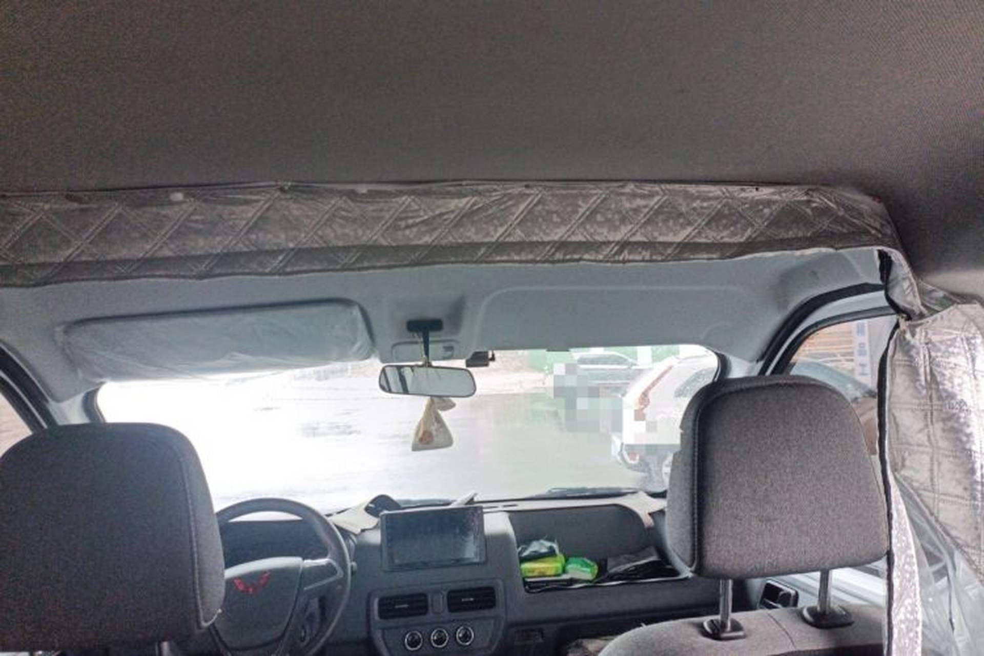 Used Wuling Yangguang 2024 300KM Comfort Version Passenger Van 75kW Headliner