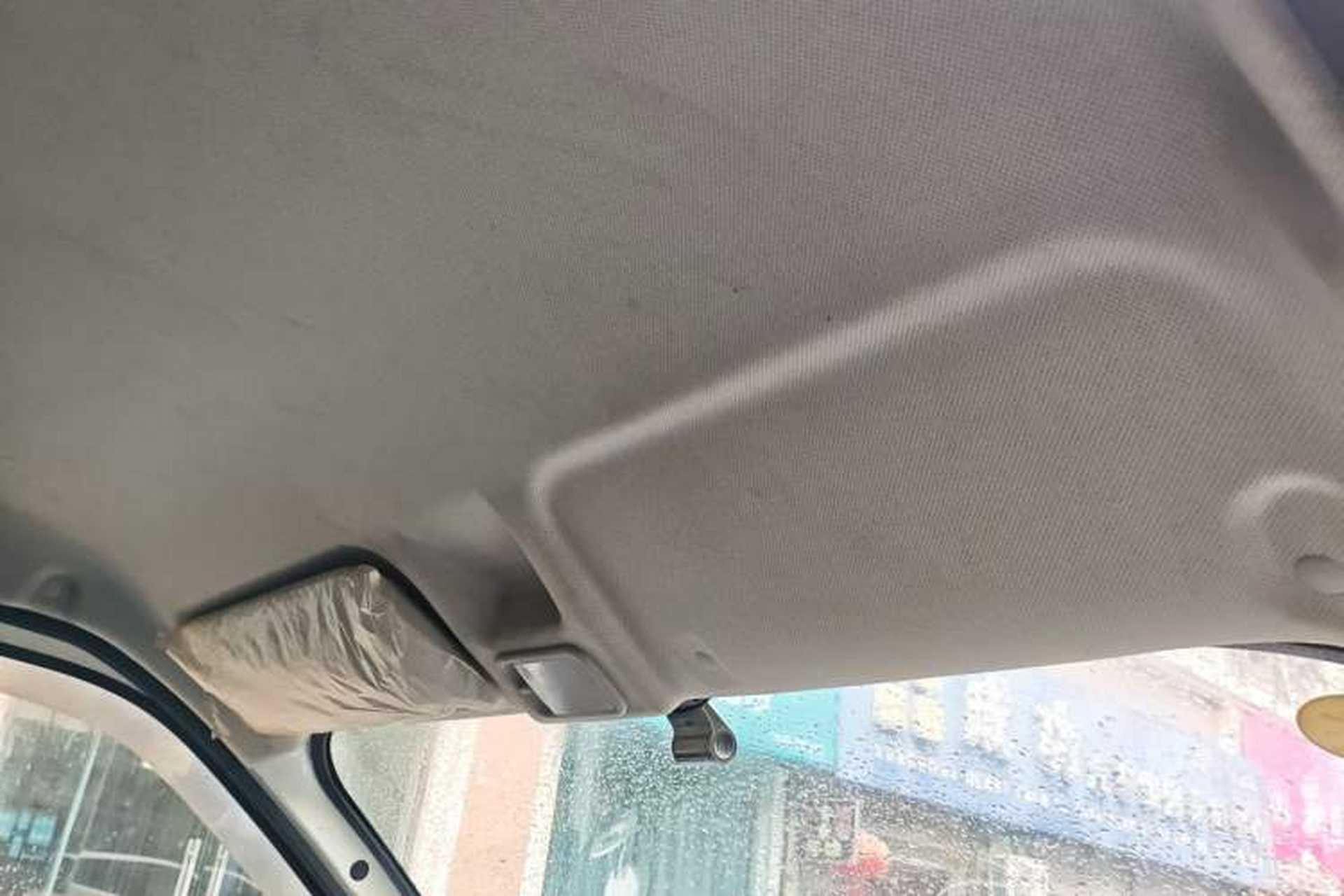 Used Wuling Yangguang 2024 300km Range Practical Window-Sealed Version 60kW Headliner