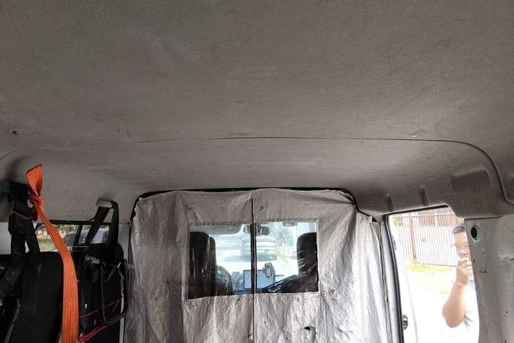 Used Wuling Yangguang 2024 300KM Comfort Version Passenger Van 75kW Headliner