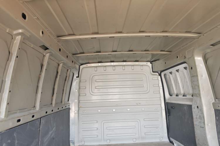 Used Wuling Yangguang 2024 300km Comfort Version with Sealed Windows 60kW Headliner
