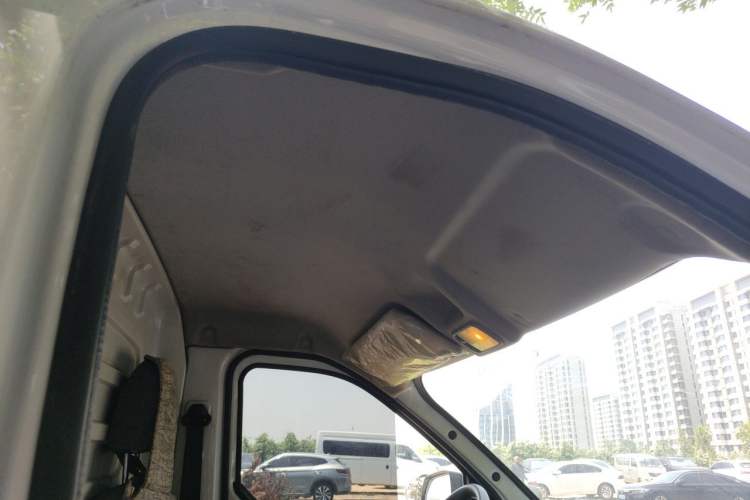 Used Wuling Yangguang 2024 300km Range Practical Window-Sealed Version 60kW Headliner