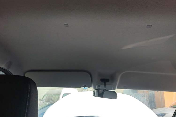 Used Wuling Yangguang 2024 300KM Comfort Version Passenger Van 75kW Headliner