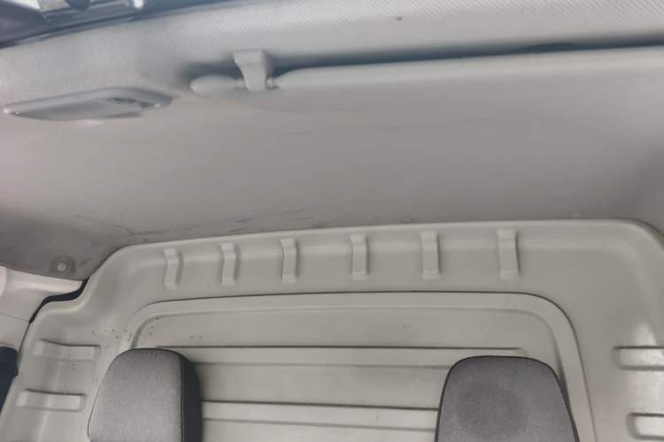 Used Wuling Yangguang 2024 300km Range Practical Window-Sealed Version 60kW Headliner